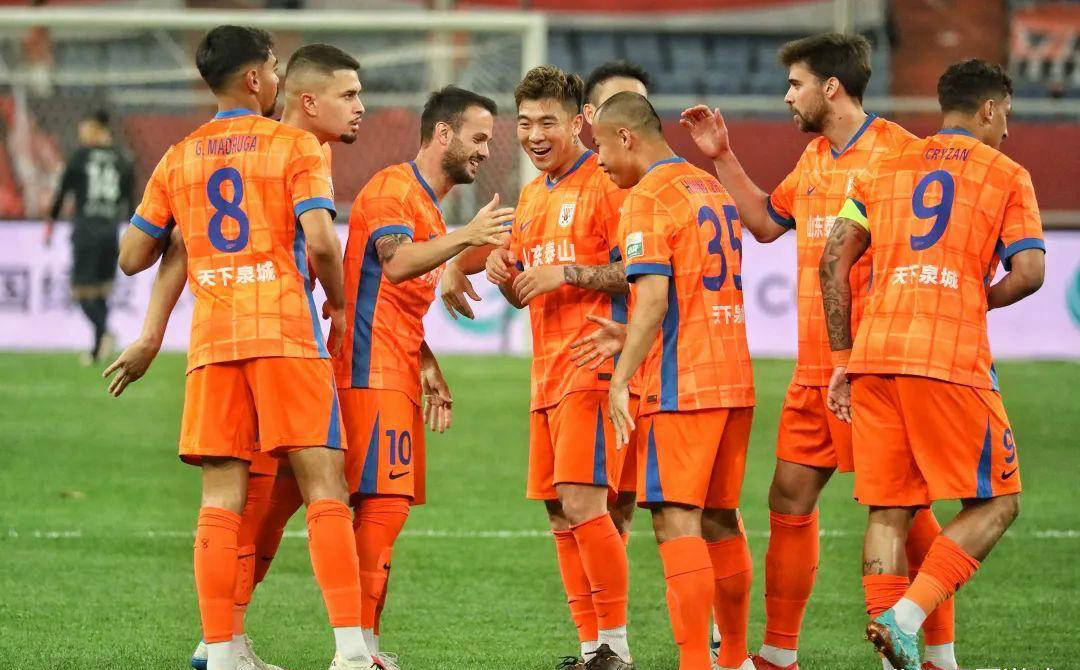 申花主场逆转重庆力帆，稳固争冠地位的简单介绍