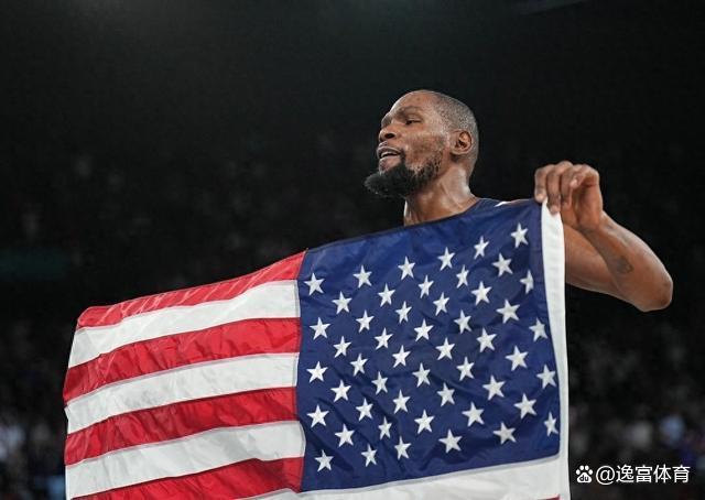 杜兰特在巴黎圣日耳曼比赛中战术调整，惊险取胜引发热议！